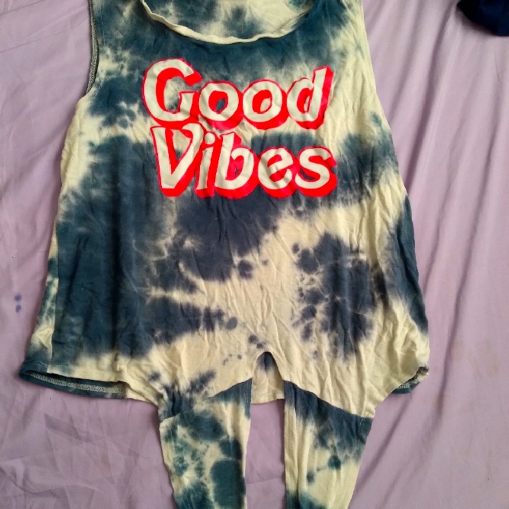 Cropped tank top with tie off